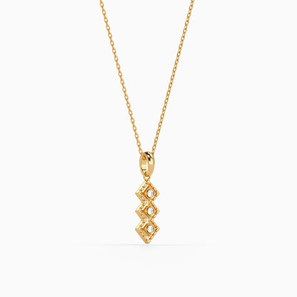 Golden Eryndor Pendant With Link Chain