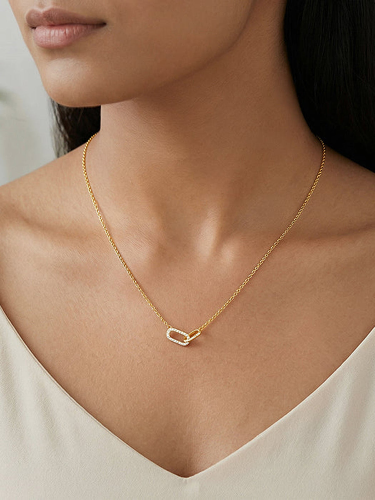 Golden Interlinked Paperclip Necklace