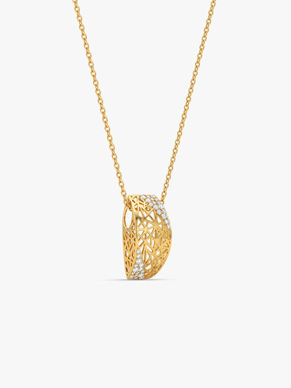 Golden Mariela Pendant With Link Chain