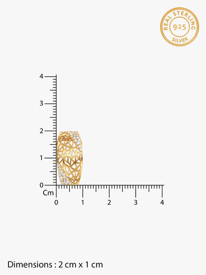 Golden Mariela Pendant With Link Chain
