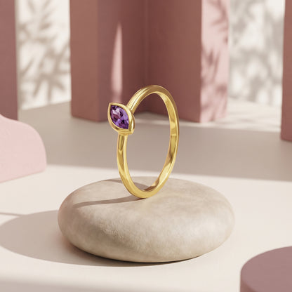 Golden Violet Solitaire Ring (Size 12)