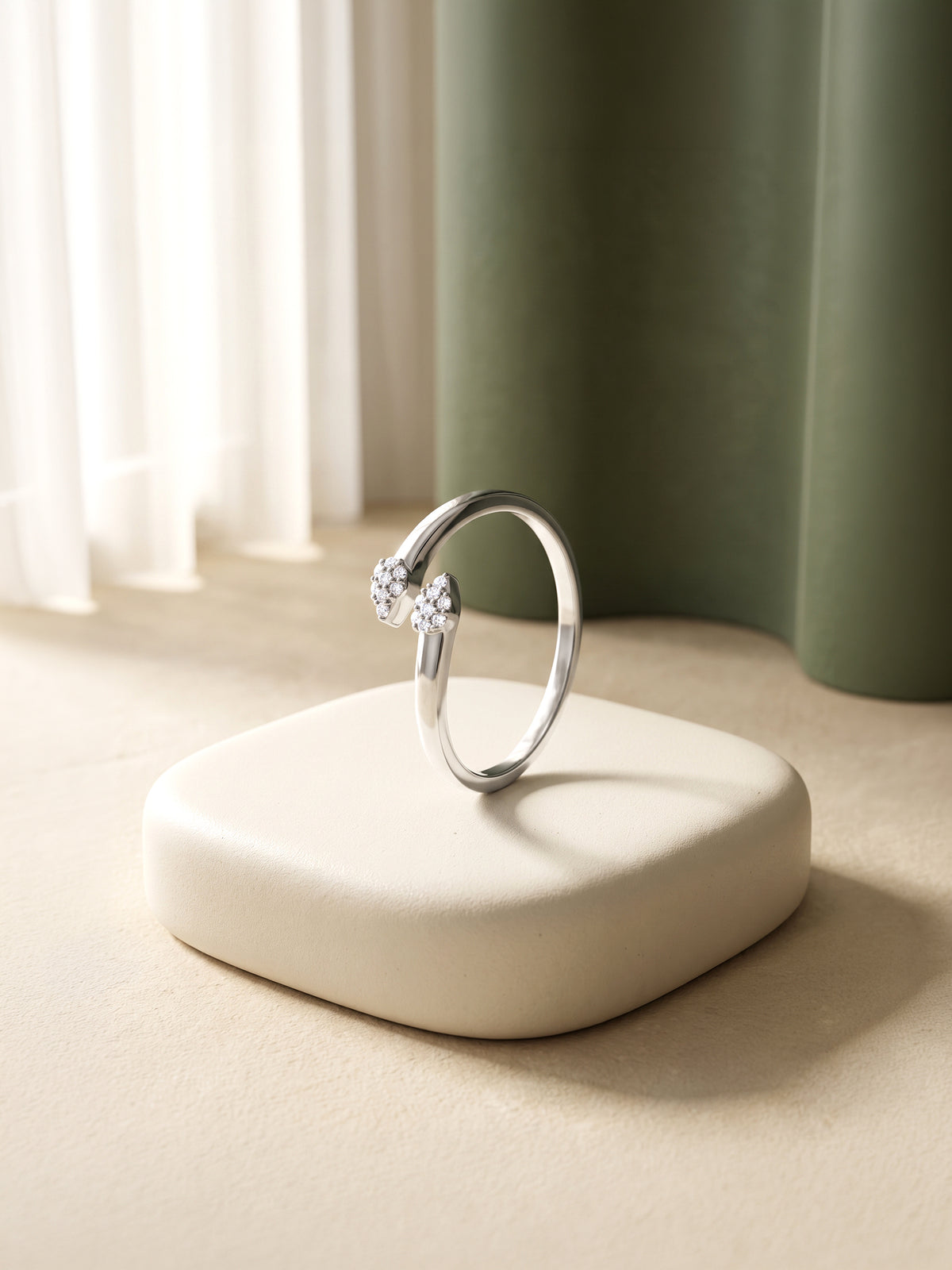 Silver Livia Ring (Size 12)