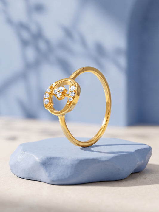 Golden Medallion Ring (Size 11)