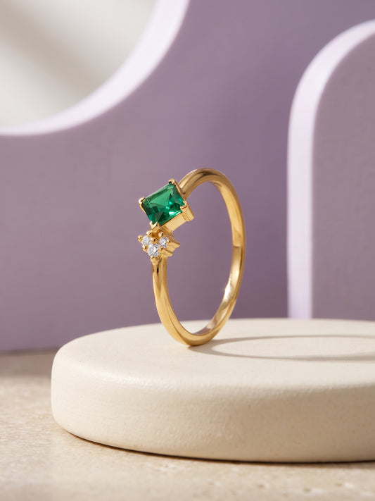 Golden Emeris Glow Ring (Size 12)