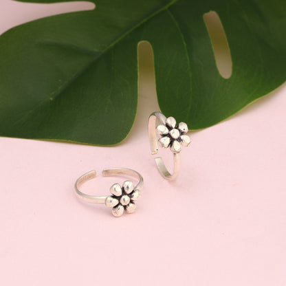 Silver Floral Bliss Toe Rings