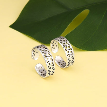 Silver Dotted Detail Toe Rings