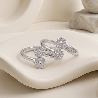 Silver Celandine Botanical Toe Rings