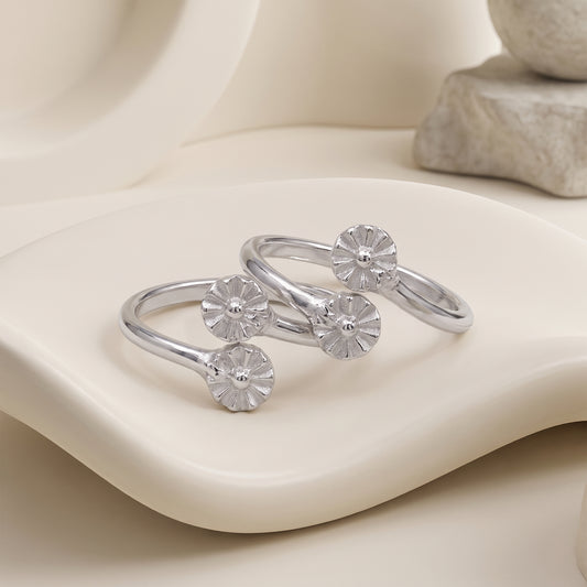 Silver Celandine Botanical Toe Rings