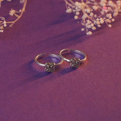 Oxidised Silver Clover Toe Rings