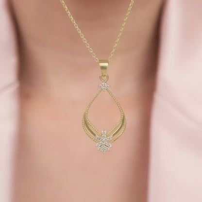 Golden Princess Pendant With Link Chain