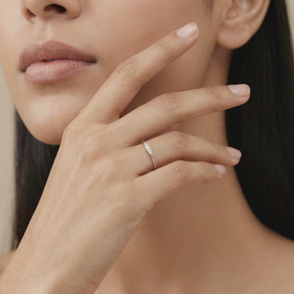 Silver Eterna Curve Ring