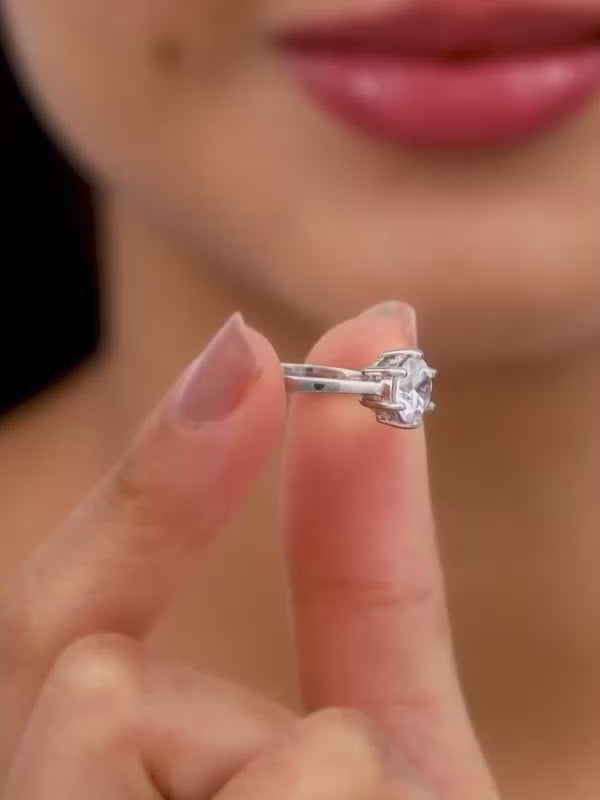 Kriti Sanon Silver Zircon Vintage Ring