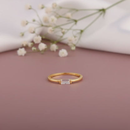 Golden Classy Aura Ring