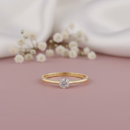 Gold Lucente Lab Grown Diamond Ring