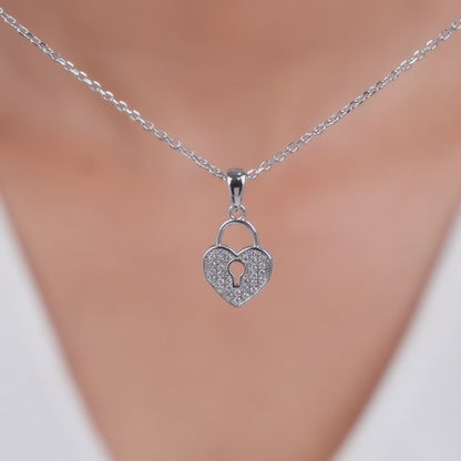 Silver Lovely Key Pendant With Link Chain