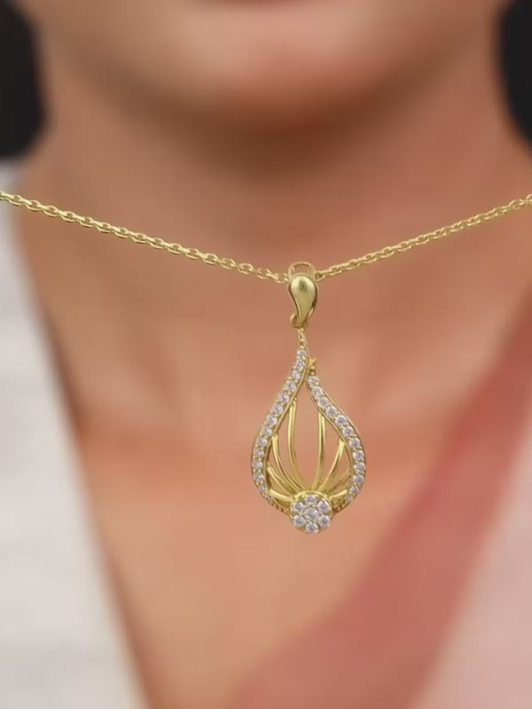 Golden Glint Pendant With Link Chain