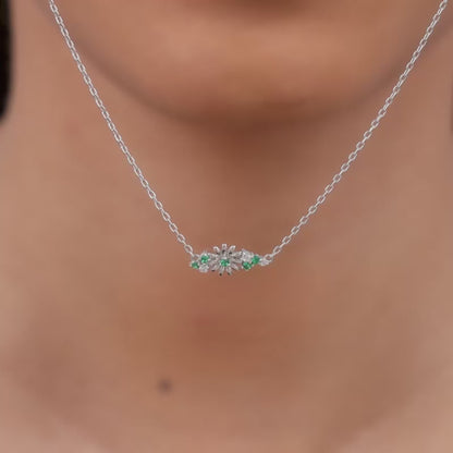 Silver Dreamy Flower Necklace
