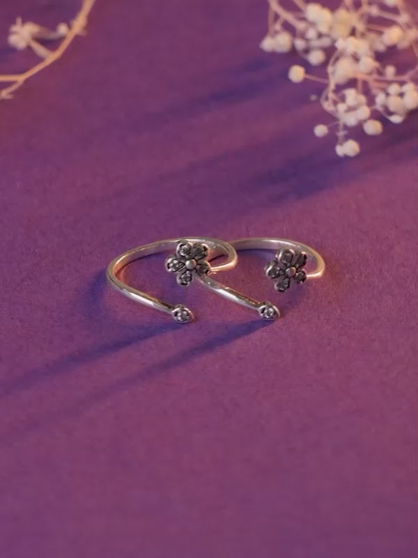 Oxidised Silver Floral Dazzle Toe Rings