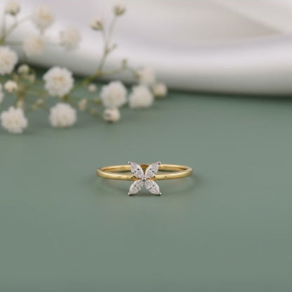 Gold Pure Bloom Lab Grown Diamond Ring