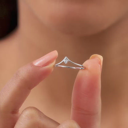 Silver Sparkling V Ring