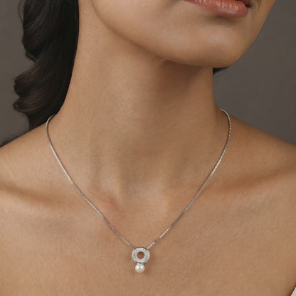 Silver Lizzie Pearl Necklace