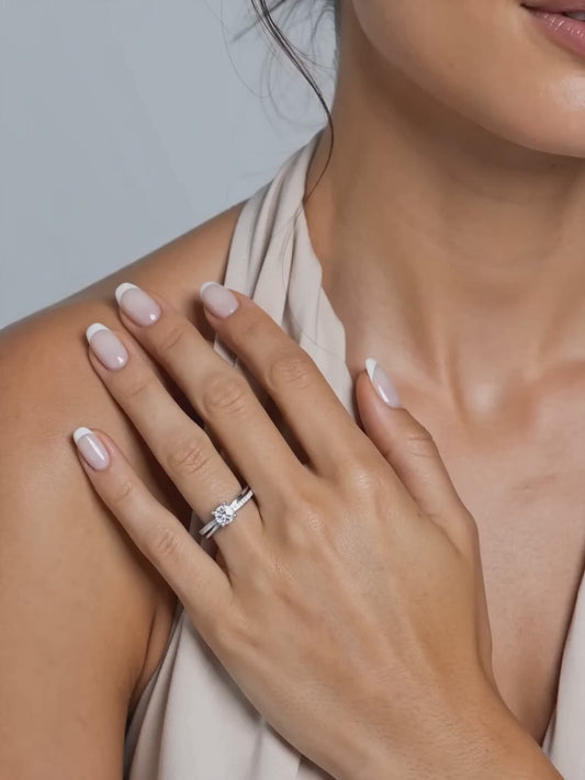 Kriti Sanon Silver Zircon Layered Ring