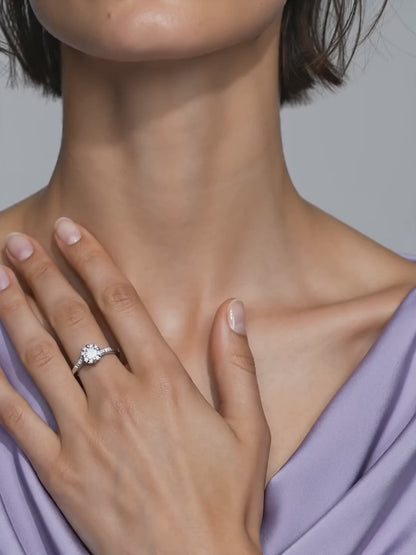 Kriti Sanon Silver Zircon Twist Ring