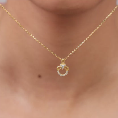 Golden Adoring Floral Pendant With Link Chain