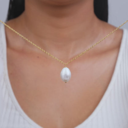 Golden Zooey Pearl Necklace