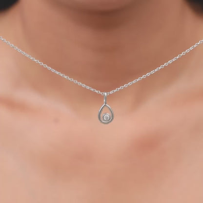 Silver Classy Pendant With Link Chain