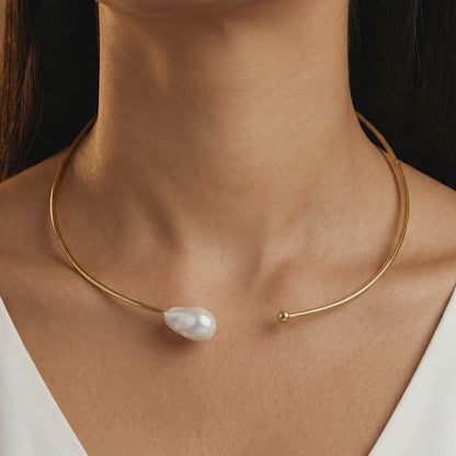 Golden Judy Pearl Necklace