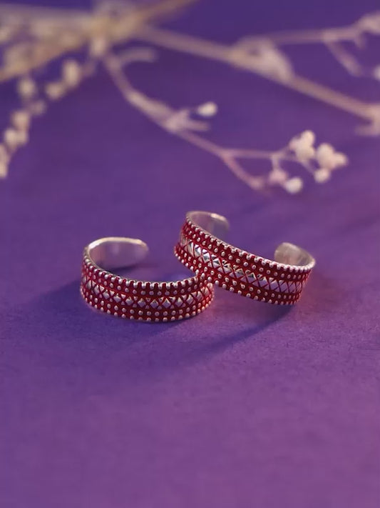Silver Burgundy Patterned Toe Rings