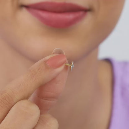 Gold Floare Diamond Nose Pin