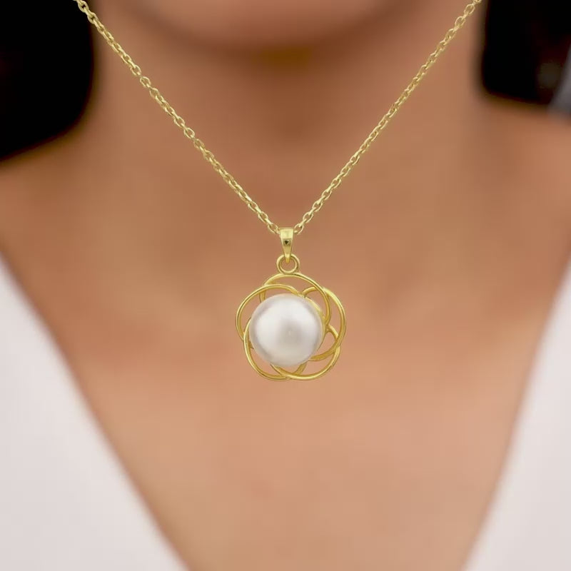 Golden Nested Pearl Pendant With Link Chain
