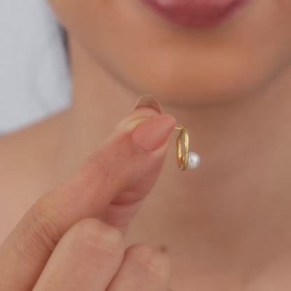 Golden Glimmering Pearl Earrings