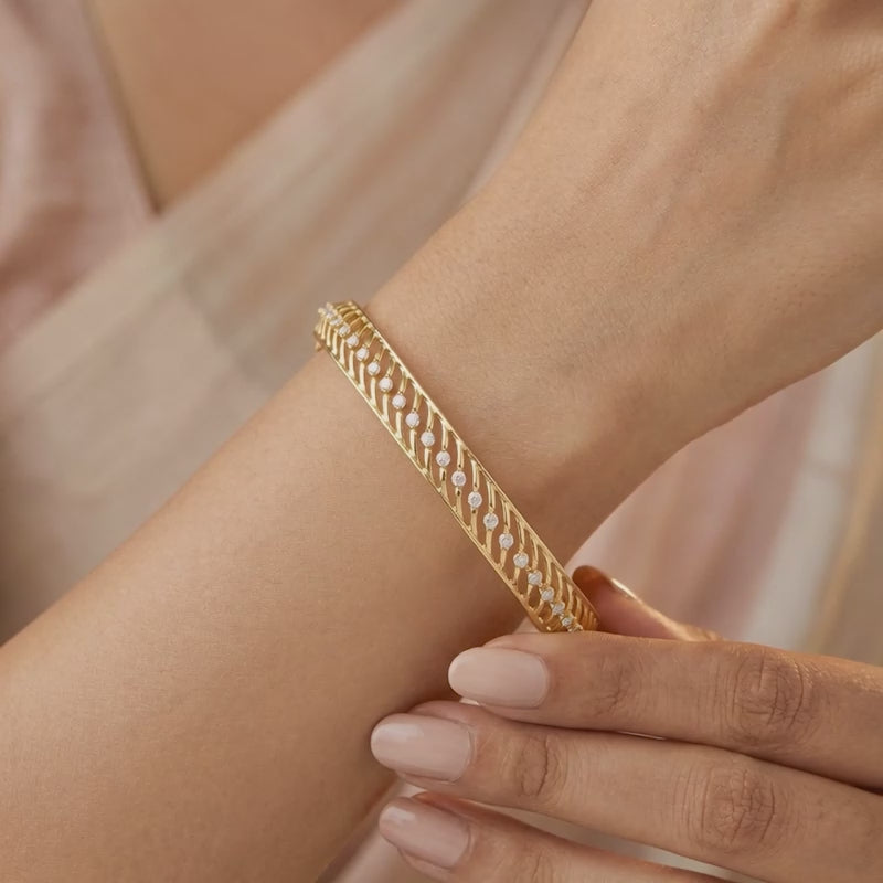 Golden Chandraketu Bangle (Size 2.4)