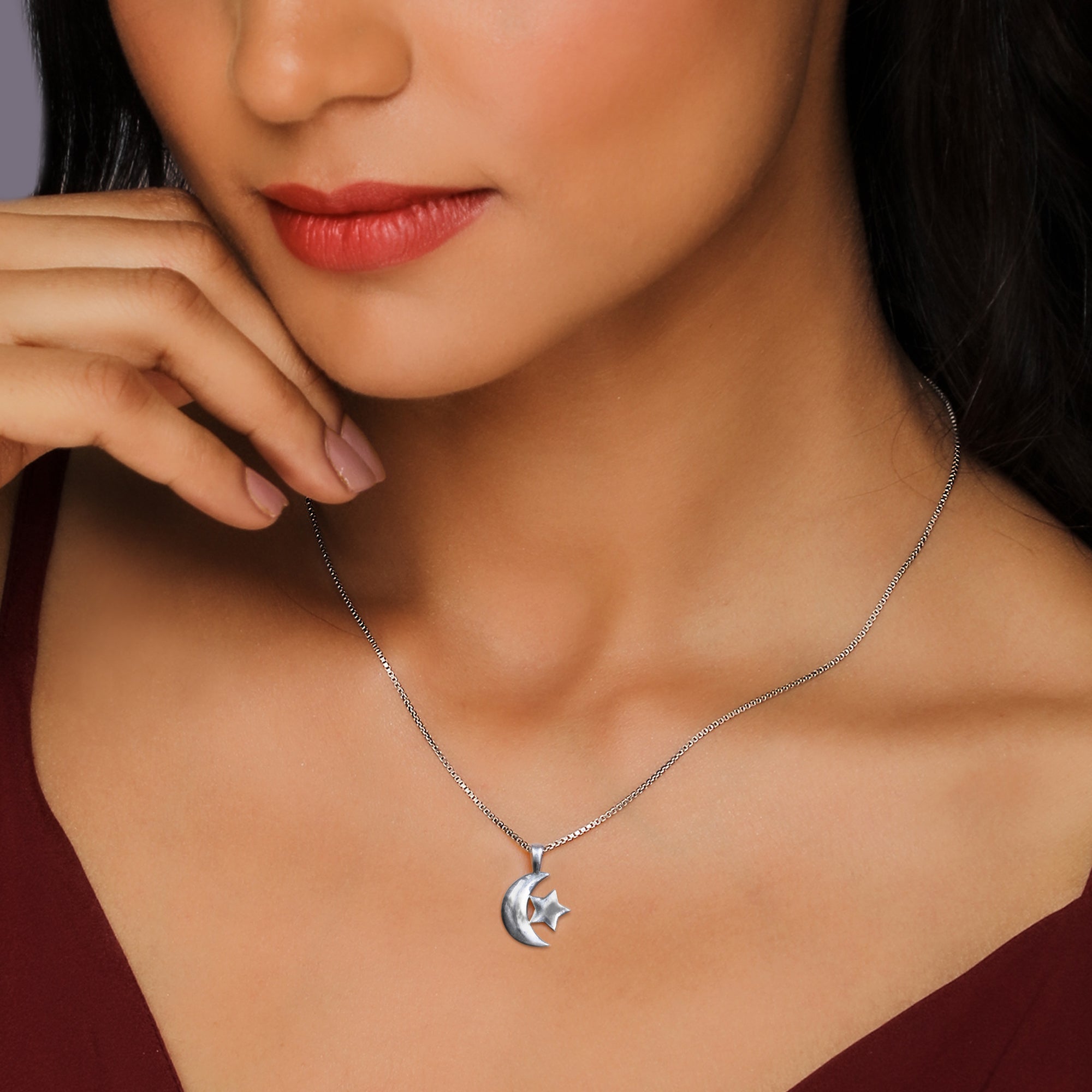 Glowing Moonstone Necklace – Space Mesmerise