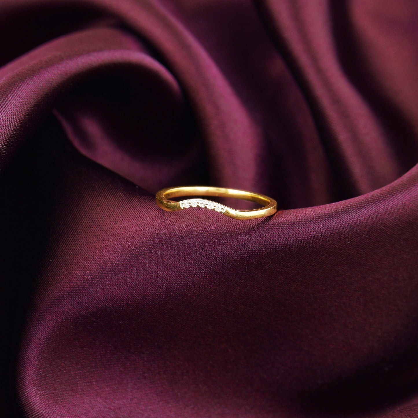 Gold Wave and Shine Diamond Ring