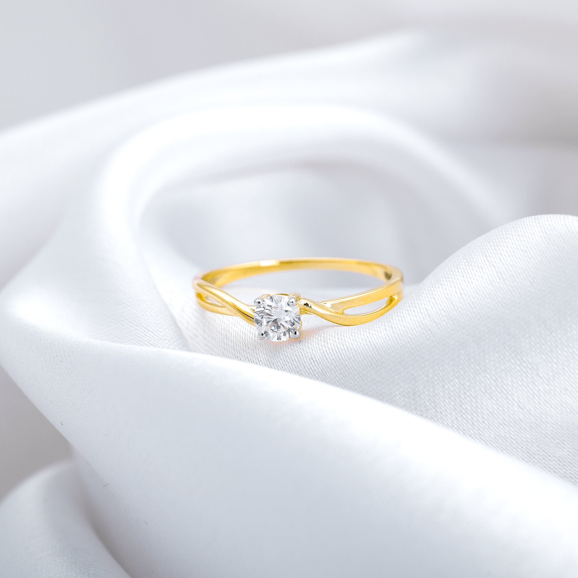 Rose Design diamond Engagement Ring In 14K Yellow Gold | Fascinating  Diamonds