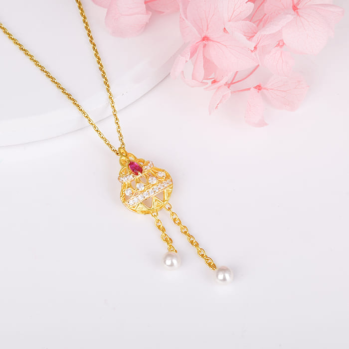 Golden Traditional Droplet Pendant with Link Chain