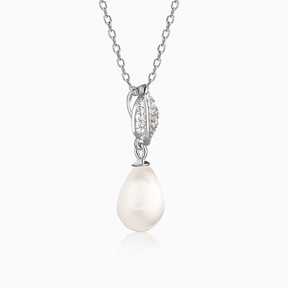 Silver Classic Pearl Pendant with Link Chain