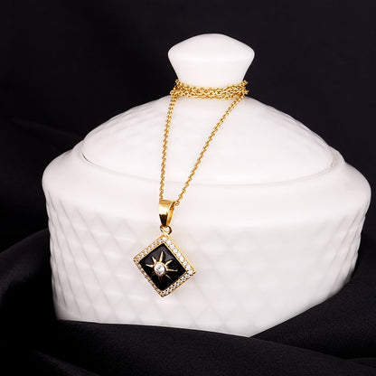 Golden Buckingham Palace Pendant with Link Chain