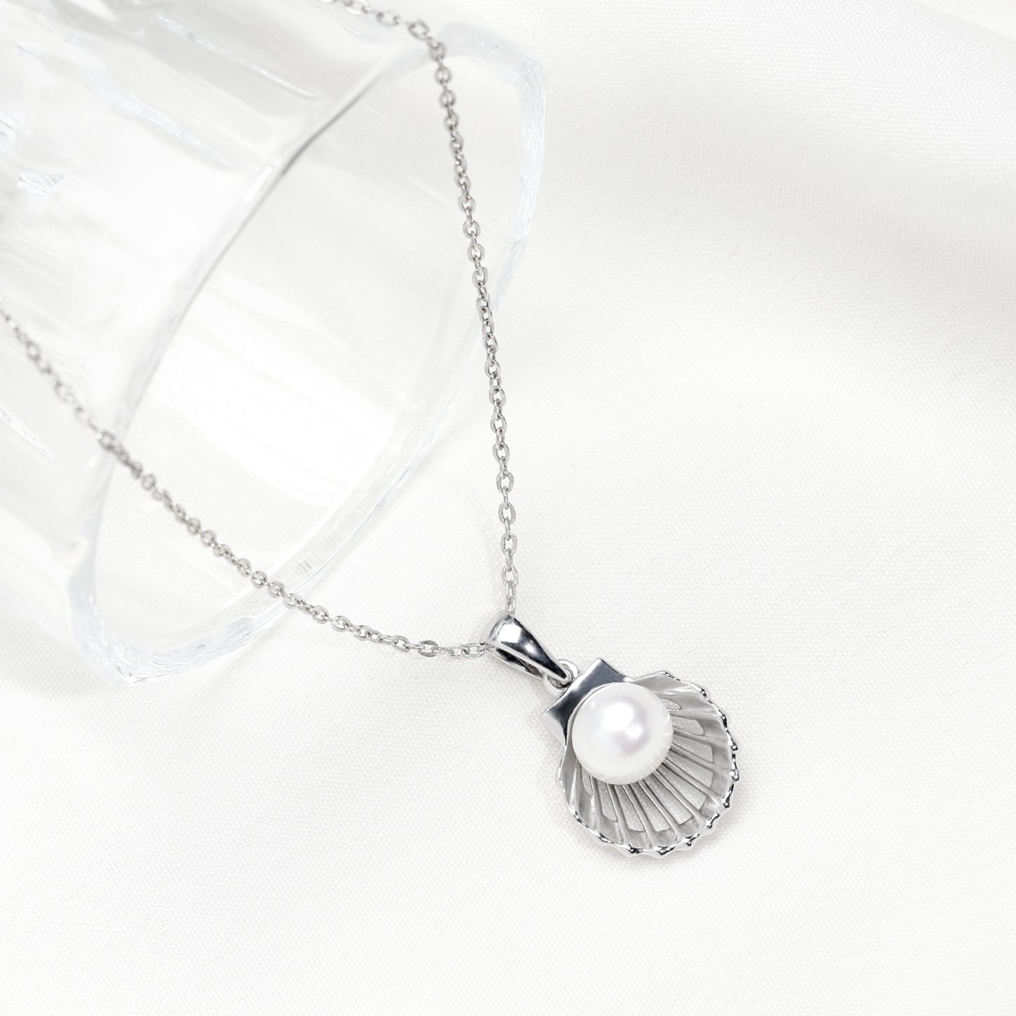 Silver Seashell Pearl Pendant with Link Chain