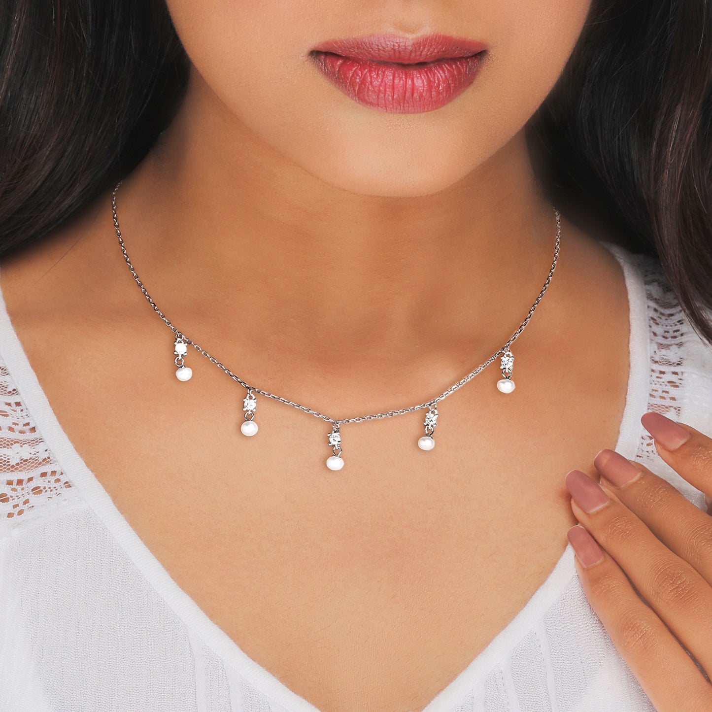 Silver Sparkling Pearl Necklace