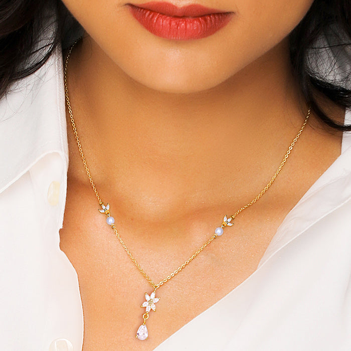 Alvara Pearl Necklace