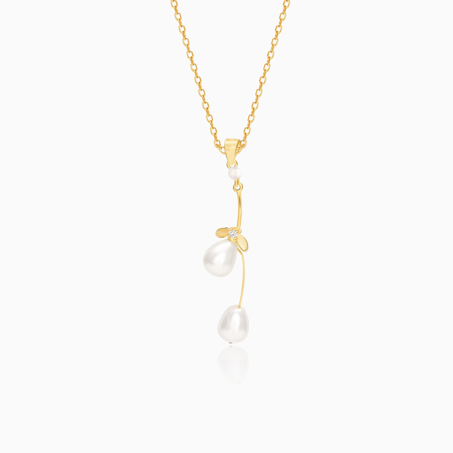 Golden Daydream Pearl Pendant With Link Chain
