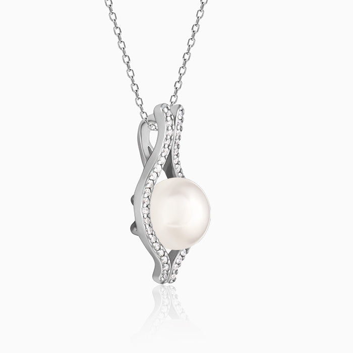 Silver Fish Eye Pearl Pendant With Link Chain