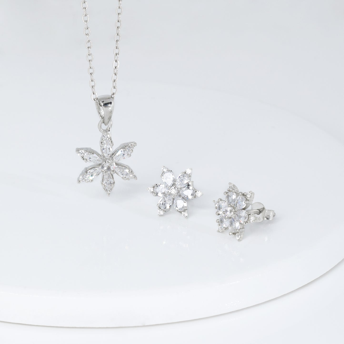 Silver Flowery Snowflake Pendant Set