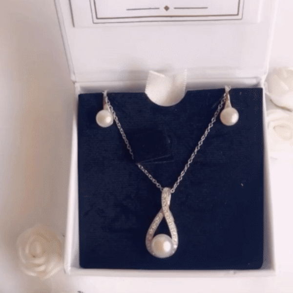 Dazzling Pearl Set with Link Chain