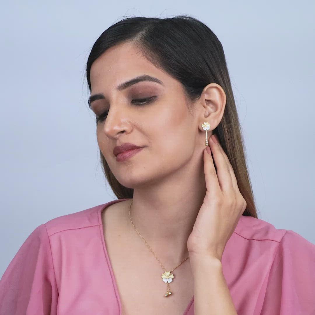 Golden Clover Dangle Set with Link Chain